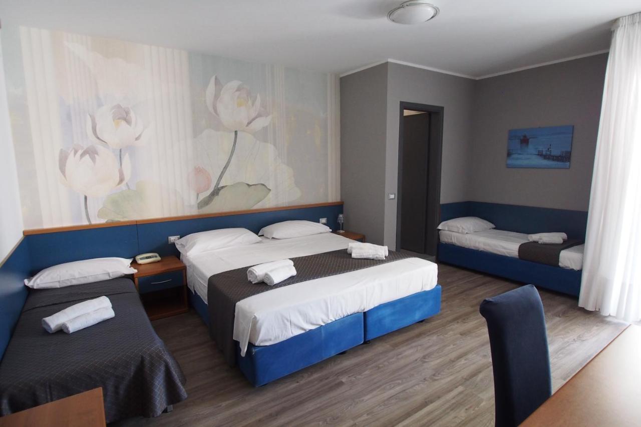 Hotel Bella Venezia Mare Линяно Сабиадоро Екстериор снимка