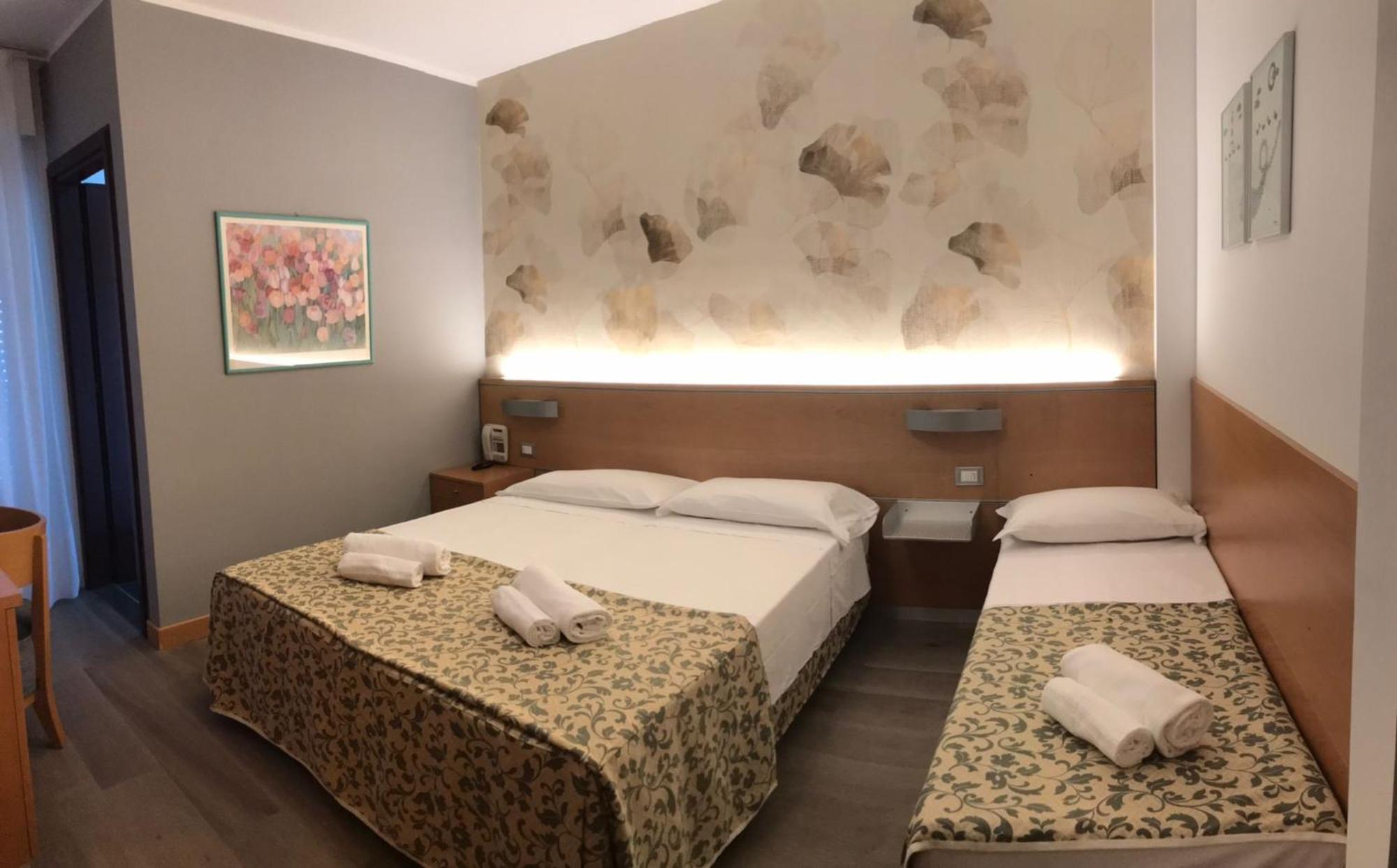 Hotel Bella Venezia Mare Линяно Сабиадоро Екстериор снимка