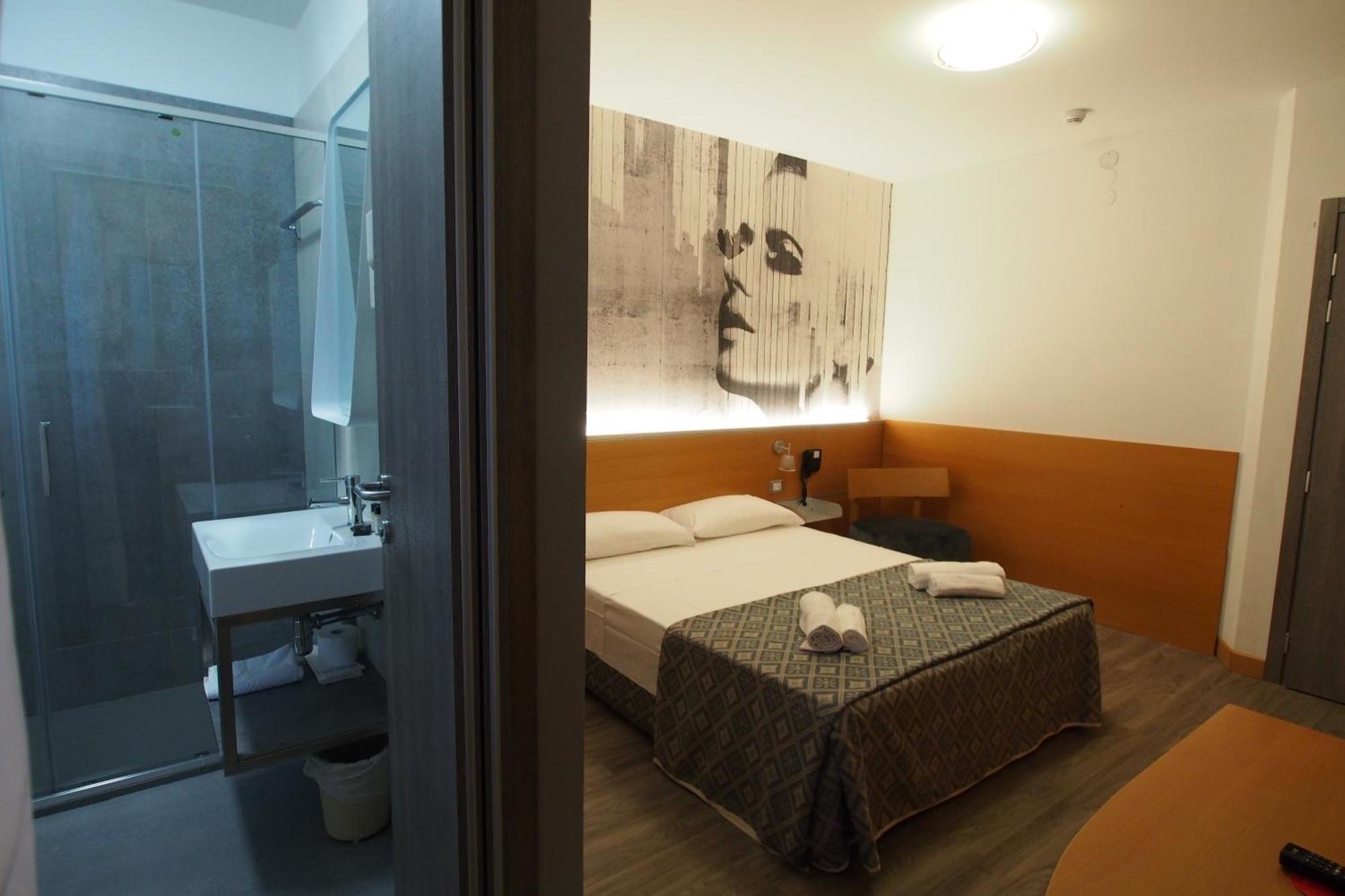 Hotel Bella Venezia Mare Линяно Сабиадоро Екстериор снимка