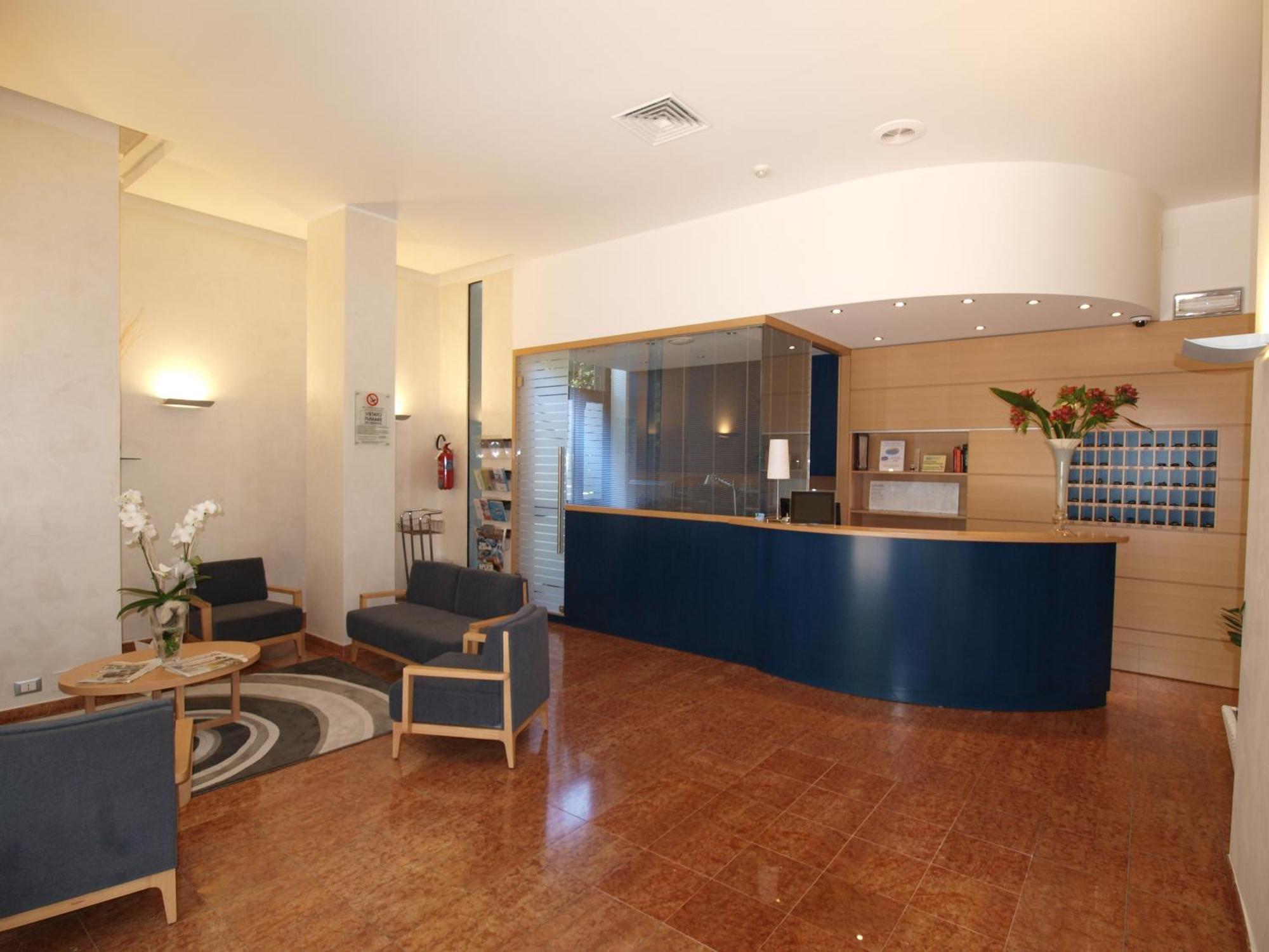 Hotel Bella Venezia Mare Линяно Сабиадоро Екстериор снимка