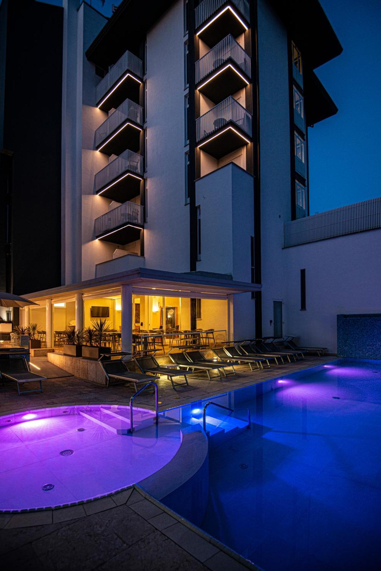 Hotel Bella Venezia Mare Линяно Сабиадоро Екстериор снимка