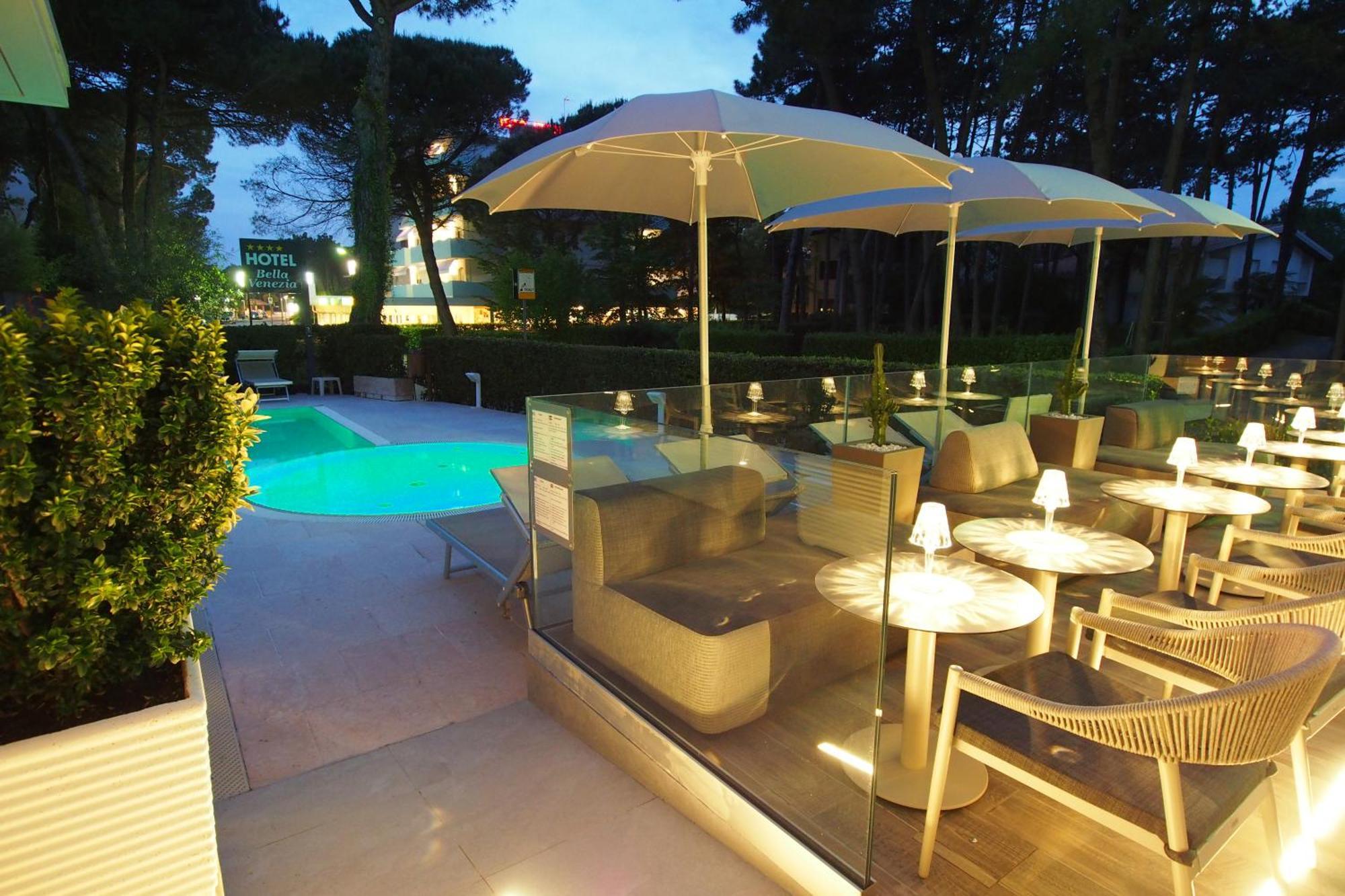 Hotel Bella Venezia Mare Линяно Сабиадоро Екстериор снимка