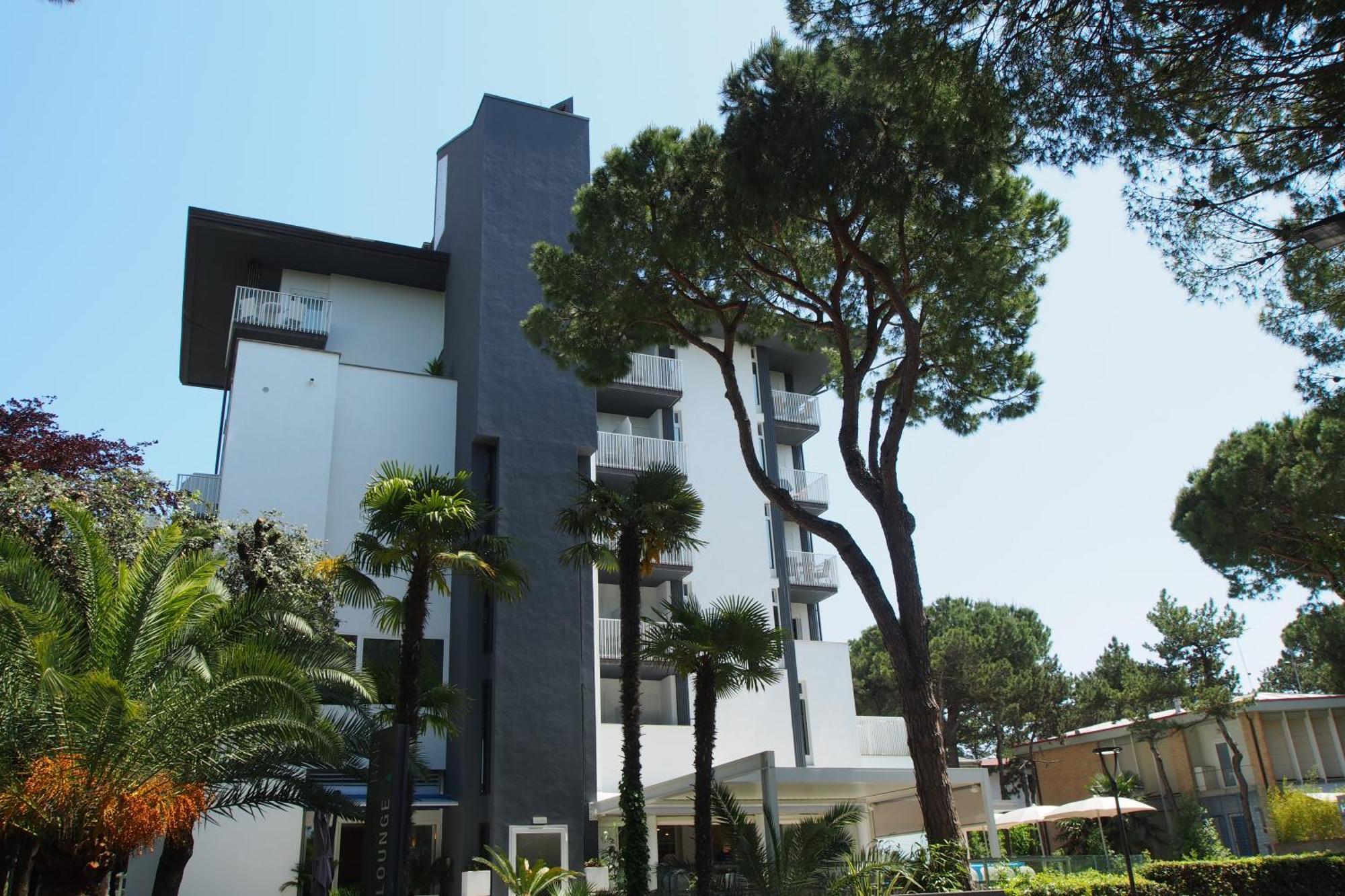 Hotel Bella Venezia Mare Линяно Сабиадоро Екстериор снимка