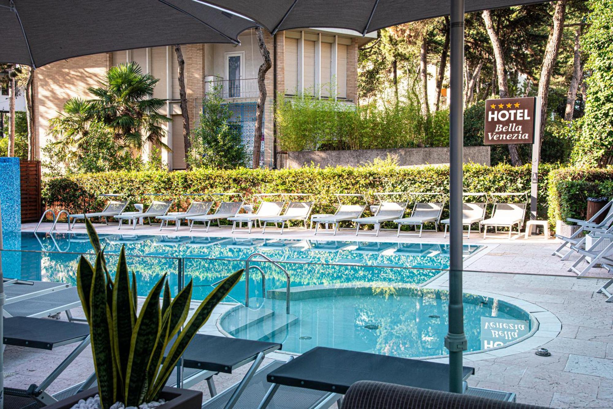 Hotel Bella Venezia Mare Линяно Сабиадоро Екстериор снимка