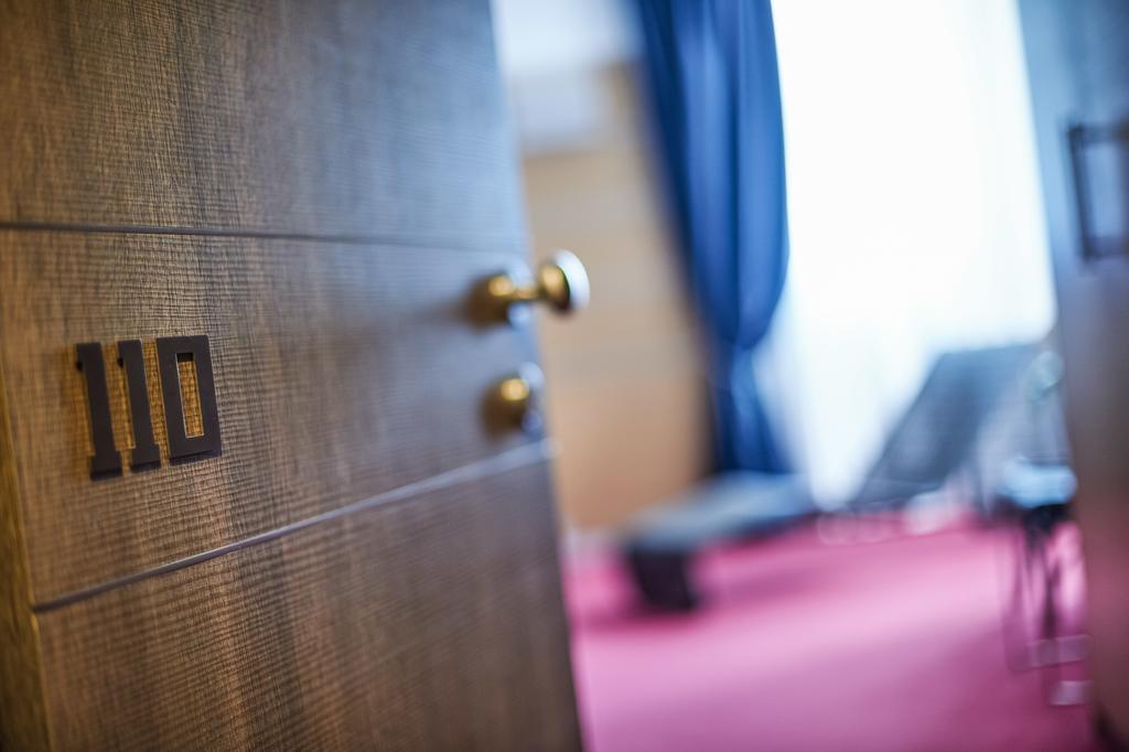 Hotel Bella Venezia Mare Линяно Сабиадоро Екстериор снимка