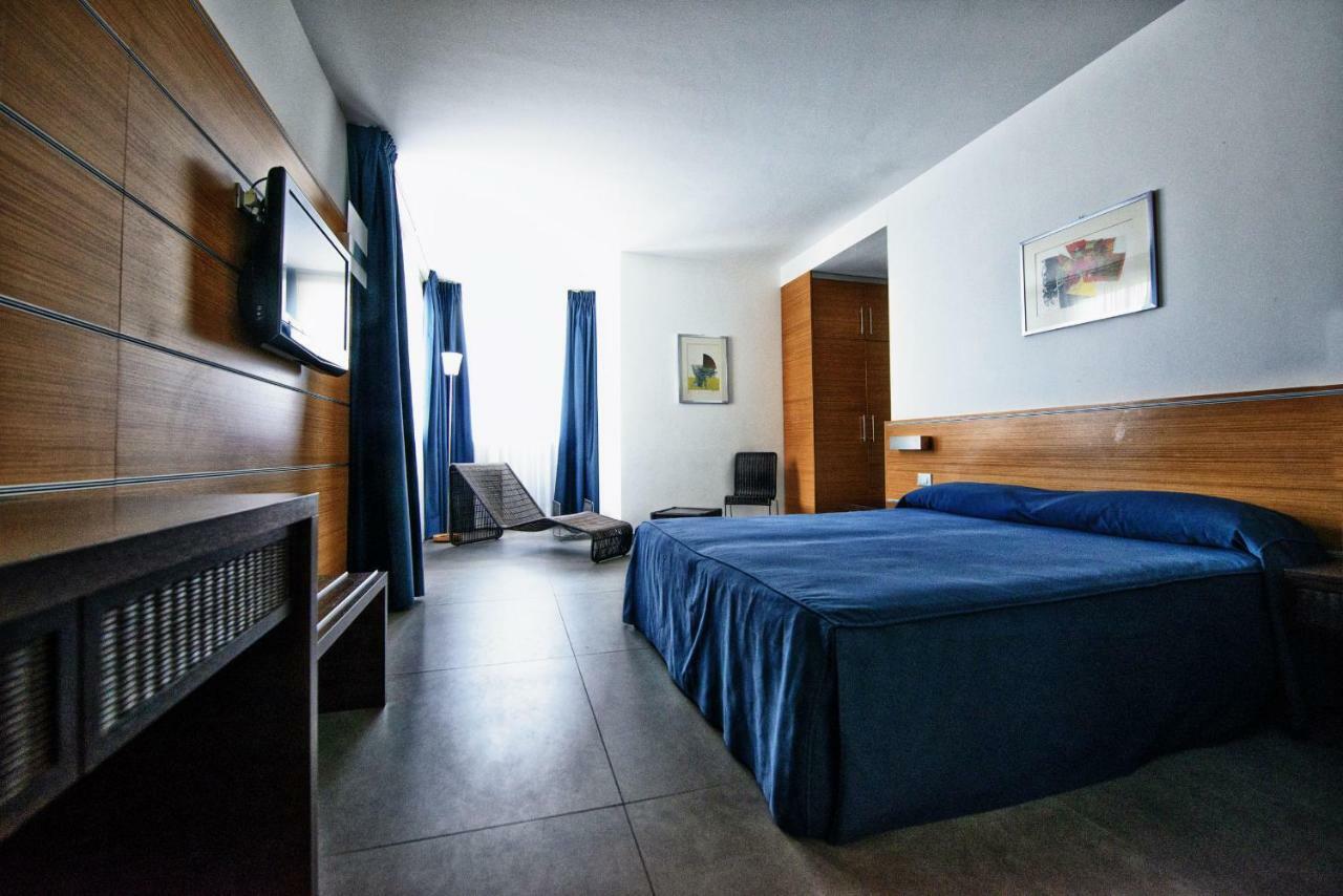 Hotel Bella Venezia Mare Линяно Сабиадоро Екстериор снимка